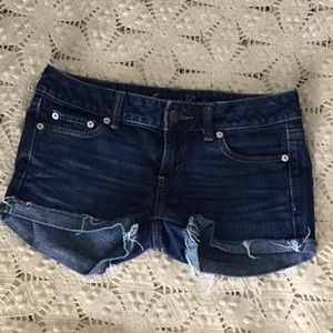American Eagle Favorite Boyfriend Jean Shorts SZ 4